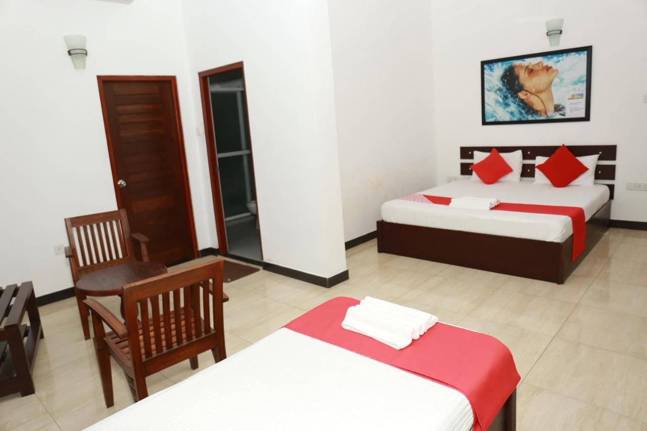 Hotel Coconut Primitive Negombo Exterior foto