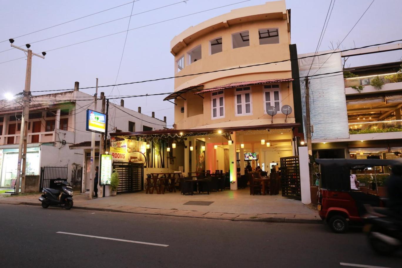 Hotel Coconut Primitive Negombo Exterior foto