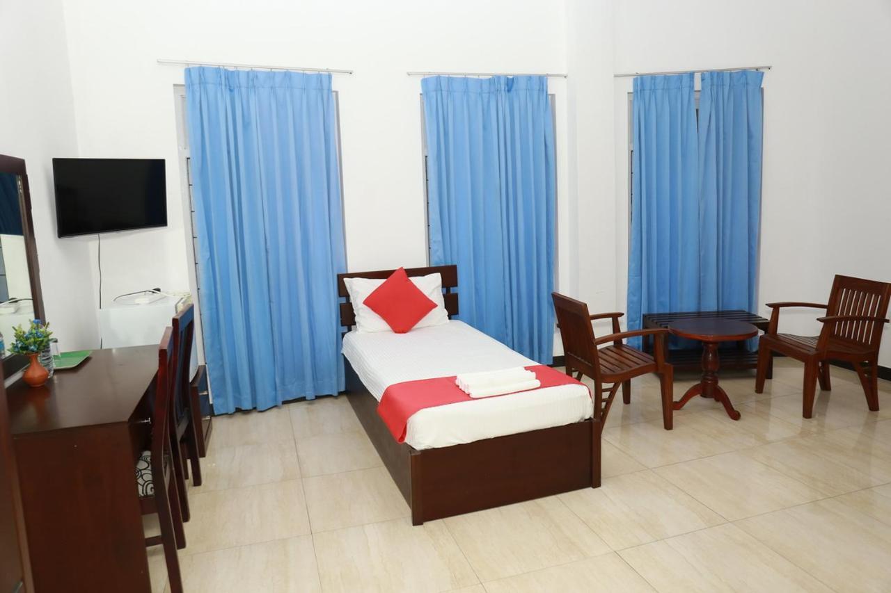 Hotel Coconut Primitive Negombo Exterior foto