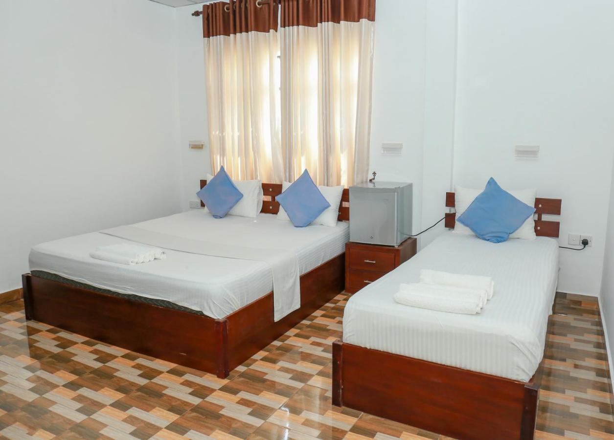 Hotel Coconut Primitive Negombo Exterior foto