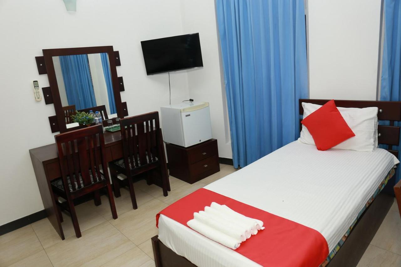 Hotel Coconut Primitive Negombo Exterior foto