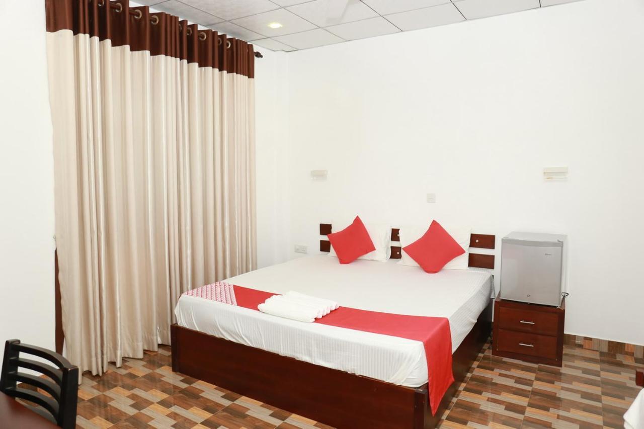 Hotel Coconut Primitive Negombo Exterior foto