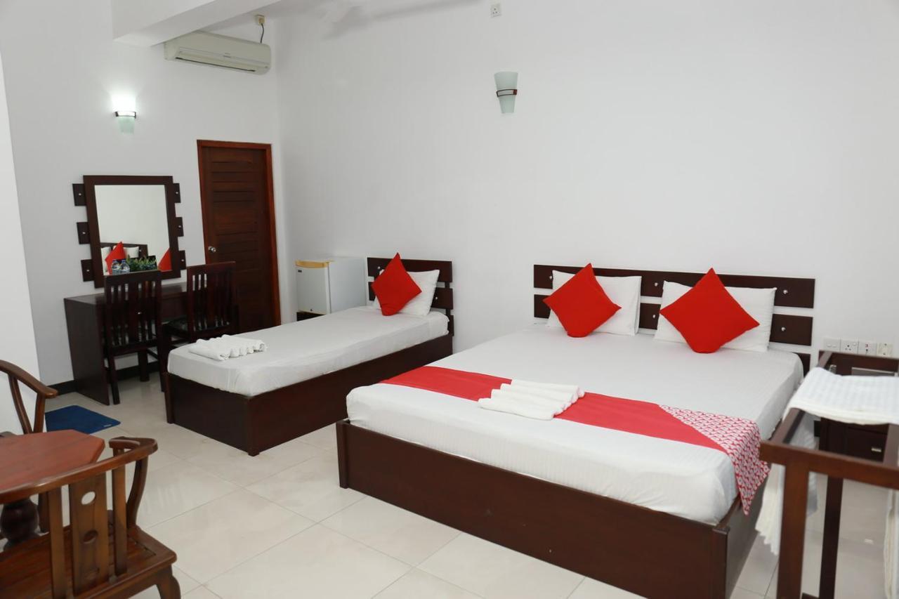 Hotel Coconut Primitive Negombo Exterior foto